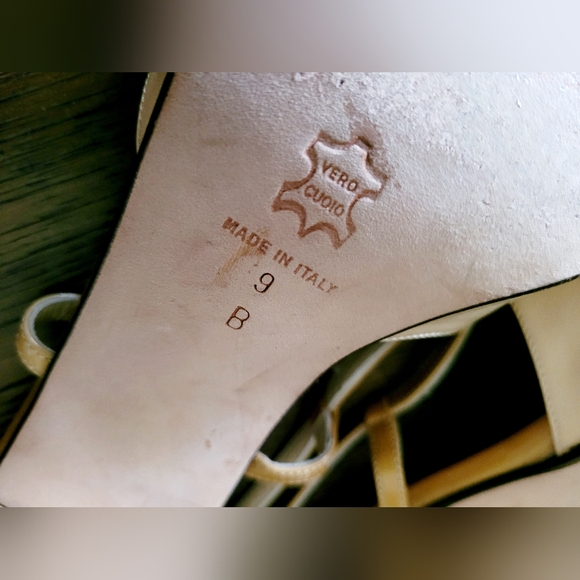 Neiman Marcus Luxury Kitten Heel Genuine Buttery Leather Slingback Shoes TanUS 9 - Picture 8 of 16